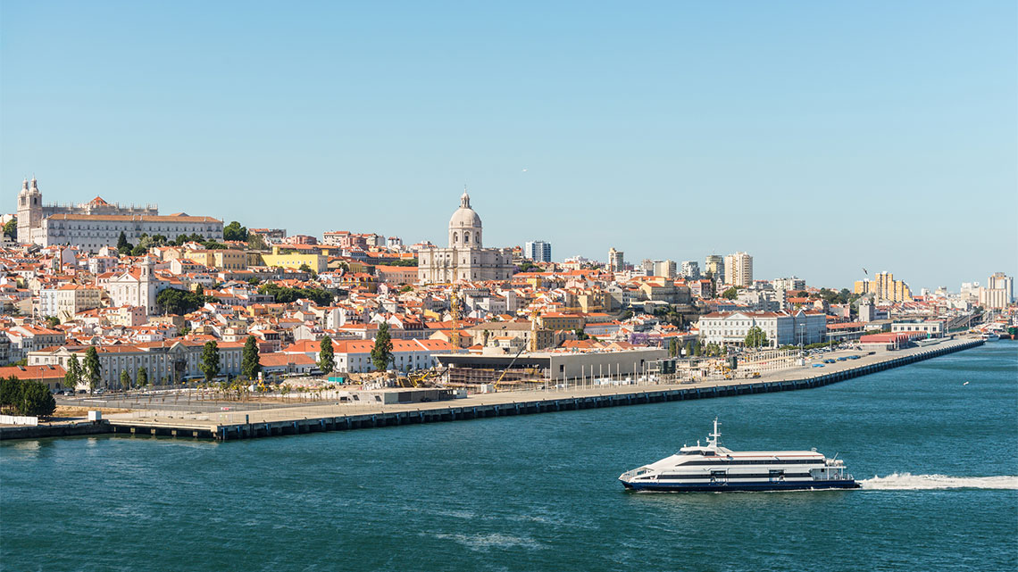 Cruzeiro no rio Tejo