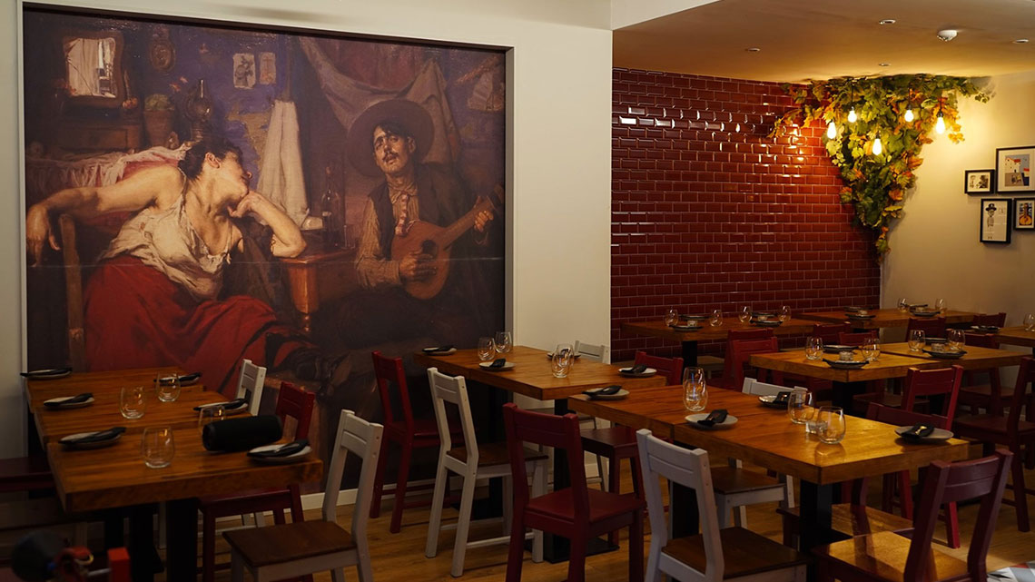 Fado ao Carmo (1,9 km, 25 min. a pé)