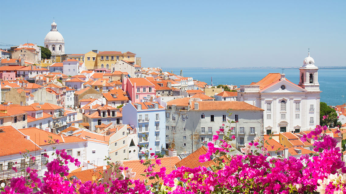 Elétrico 12, Castelo de São Jorge, Alfama, Miradouros