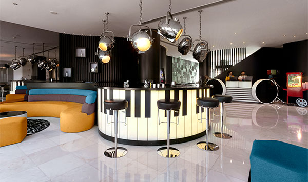 hf-fenix-music-lobby-bar