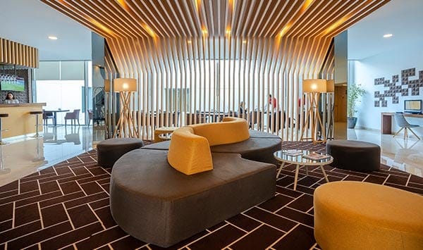 hf-fenix-urban-lobby-bar