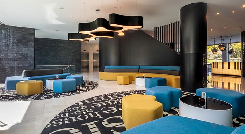 hf-fenix-music-lobby-1-mpo0niuf_sp.jpg