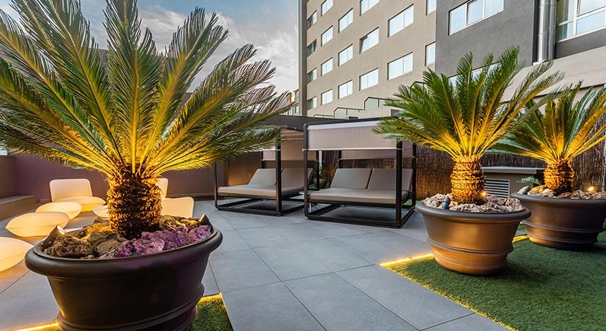 hf-fenix-porto-onterrace-bar-outdoor-area.jpg