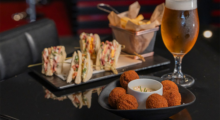 hf-fenix-porto-onterrace-bar-snacks.jpg
