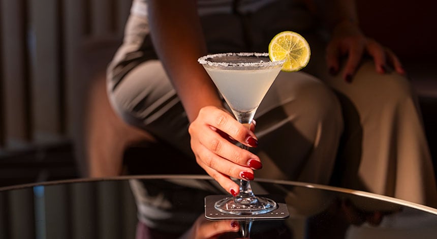 hf-fenix-urban-lobby-bar-margarita.jpg