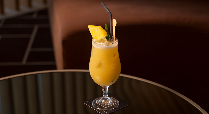 hf-fenix-urban-lobby-bar-pina-colada.jpg