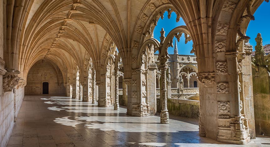 hf-hotels-visitar-lisboa-claustro-mosteiro-jeronimos.jpg