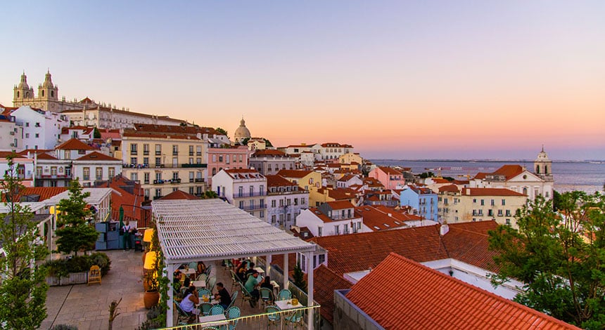 hf-hotels-visitar-lisboa-miradouro-portas-sol.jpg