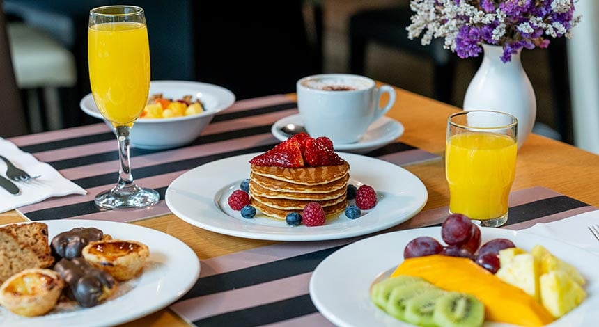 hf-ipanema-park-breakfast-buffet.jpg