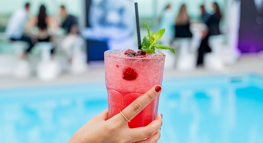 hf-ipanema-park-ontop-bar-cocktail.jpg