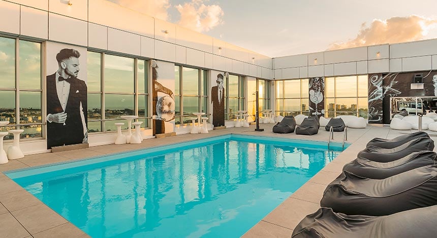 hf-ipanema-park-rooftop-pool-day.jpg