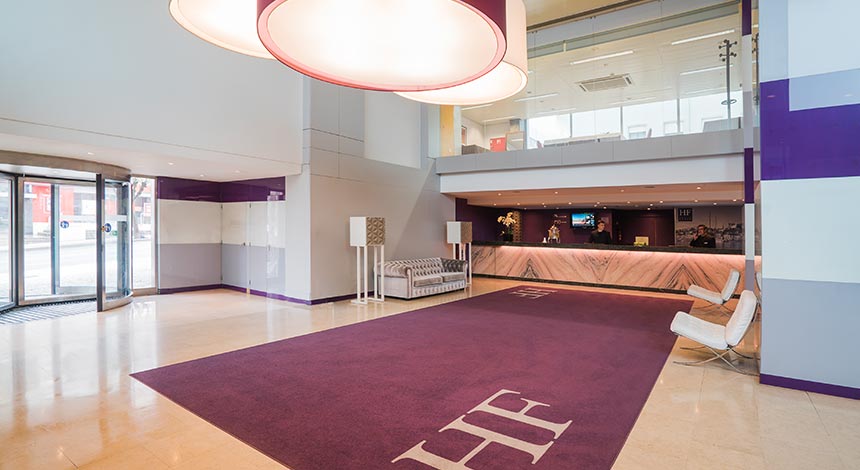 hf-ipanema-porto-reception-desk.jpg