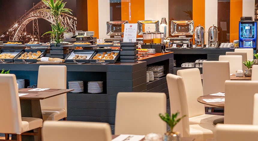 hf-ipanema-porto-restaurant-breakfast.jpg