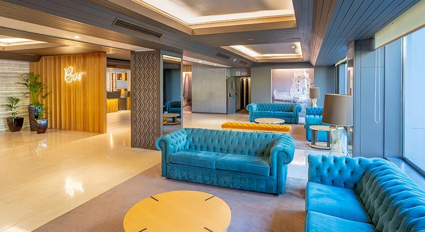 hf-tuela-porto-lobby.jpg